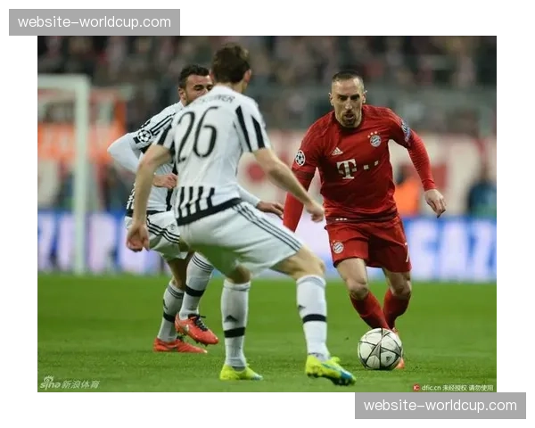 战术板：尤文图斯采用三中卫体系，成功限制了拜仁的边路起球次数